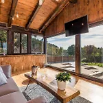 Luxurious In Lisac