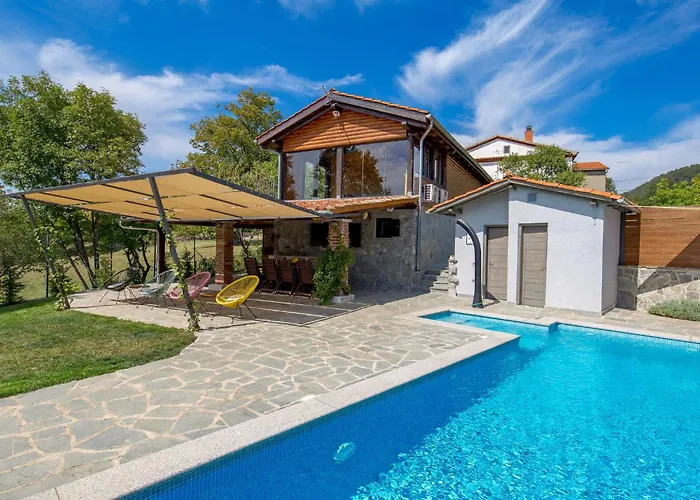Amazing In Lisac With Wifi *