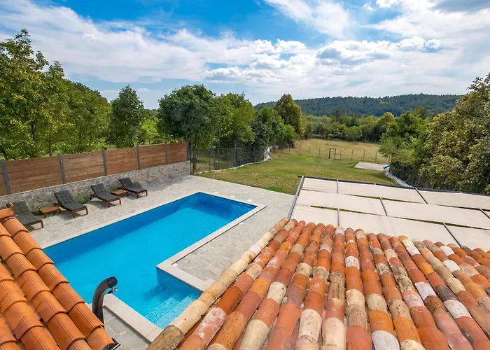 Amazing In Lisac With Wifi Holiday home *