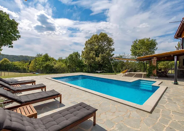 Amazing In Lisac With Wifi Holiday home