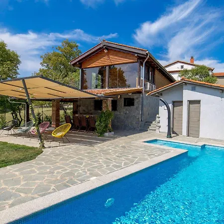 Luxurious In *