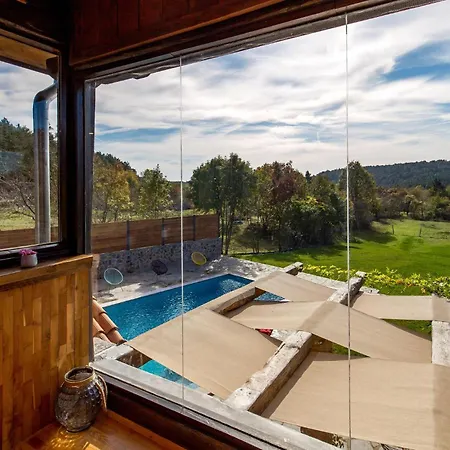 Vikendica Luxurious In